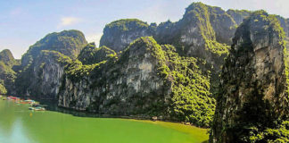 Praca pilota wycieczki podczas zwiedzania Laosu z biurem podróży