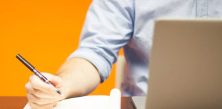 Specjalista od reklamy z Polski. Dlaczego warto go wynająć?