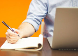 Specjalista od reklamy z Polski. Dlaczego warto go wynająć?