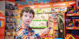 Ile zarabia konstruktor?